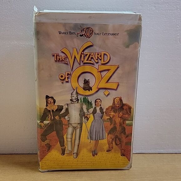 Wizard of Oz vhs and dvds, Return of Oz vhs + paperback book. - Picture 2 of 9